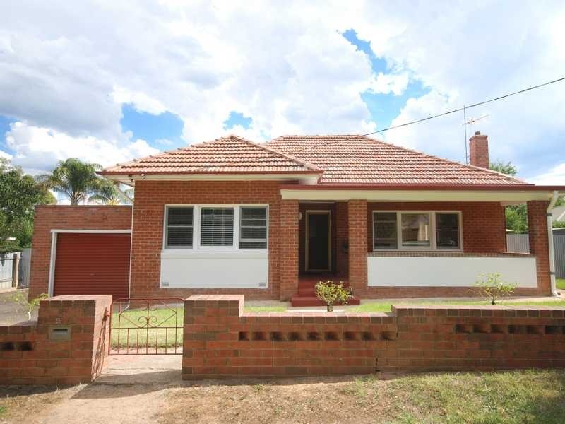 2 James Street, Kooringal NSW 2650