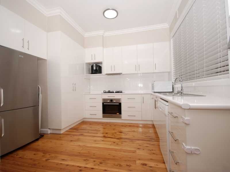 2 James Street, Kooringal NSW 2650