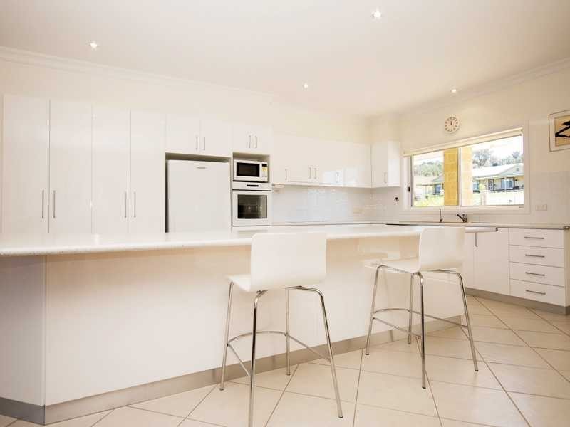 2 Wisteria Place, Springvale NSW 2650