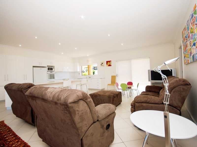 2 Wisteria Place, Springvale NSW 2650