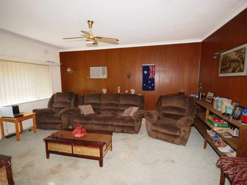 82 Fay Avenue, Kooringal NSW 2650