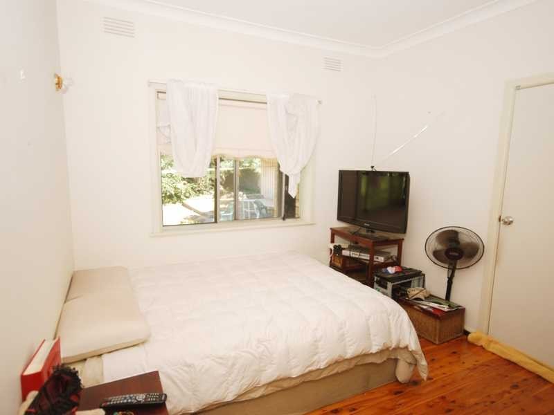 82 Fay Avenue, Kooringal NSW 2650