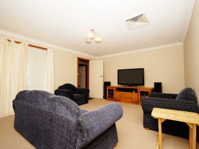 8 Quail Street, Wagga Wagga NSW 2650