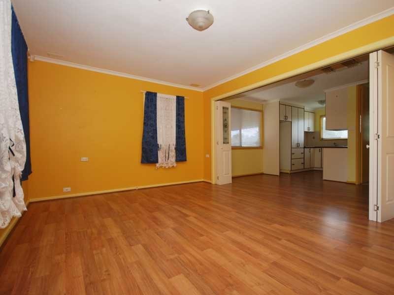 5 Bingham Place, Tolland NSW 2650