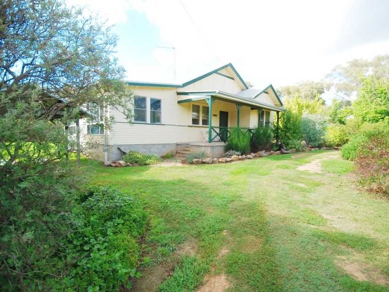 54 Kane Street, Mangoplah NSW 2652