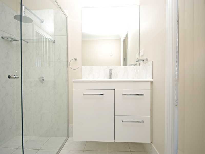 4 Bell Gum Place, Lake Albert NSW 2650