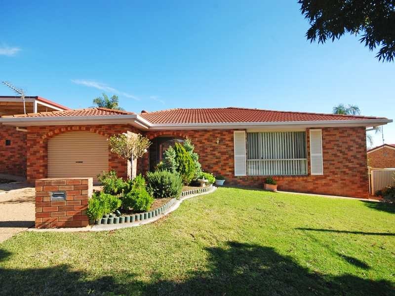 2/29 Brooklyn Drive, Bourkelands NSW 2650
