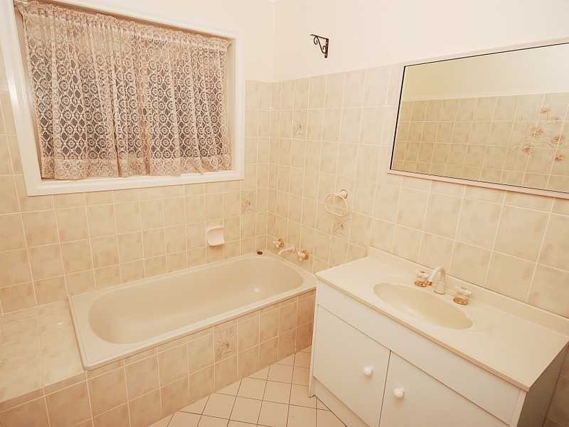 2/29 Brooklyn Drive, Bourkelands NSW 2650