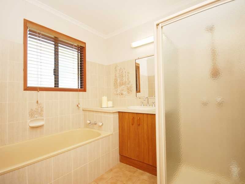 9 Booth Street, Coolamon NSW 2701