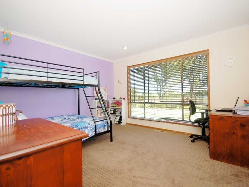9 Booth Street, Coolamon NSW 2701
