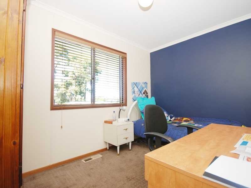 9 Booth Street, Coolamon NSW 2701