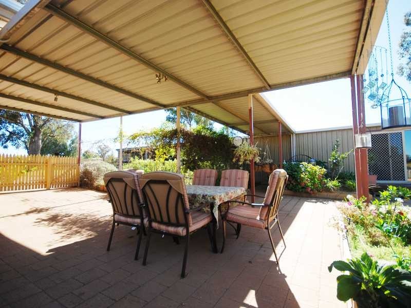 9 Booth Street, Coolamon NSW 2701