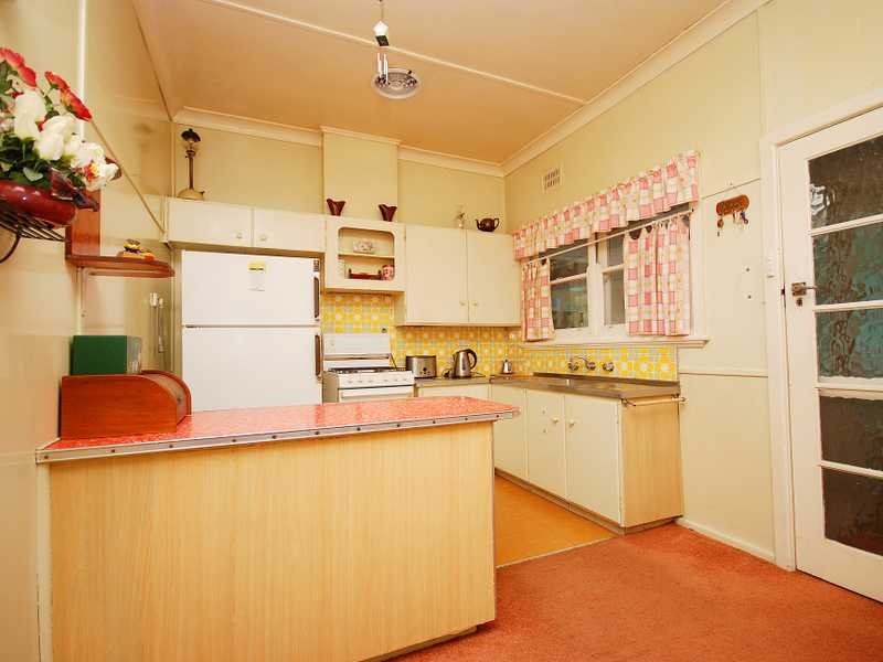 337 Lake Albert Road, Kooringal NSW 2650