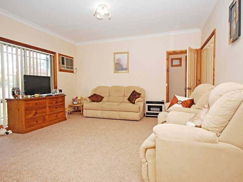 2/1 Nathan Place, Kooringal NSW 2650