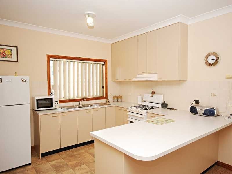 2/1 Nathan Place, Kooringal NSW 2650