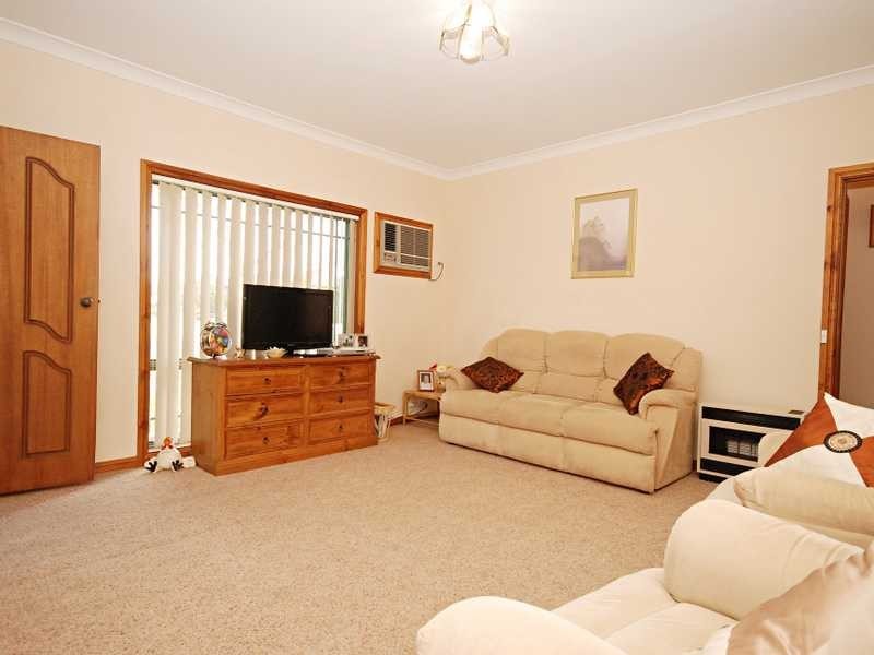 2/1 Nathan Place, Kooringal NSW 2650