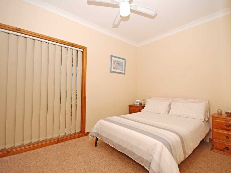 2/1 Nathan Place, Kooringal NSW 2650