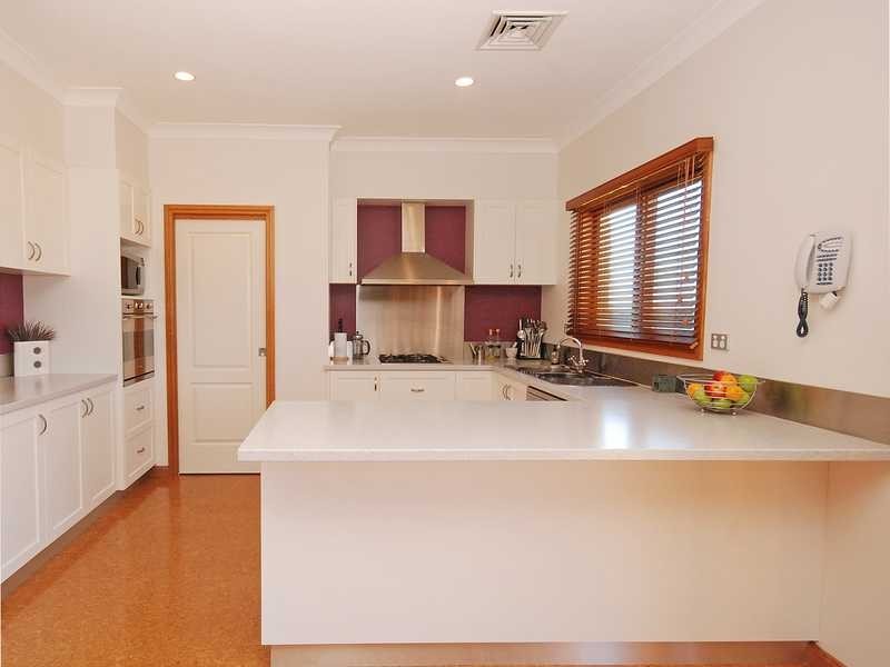91 Mitchell Road, Lake Albert NSW 2650