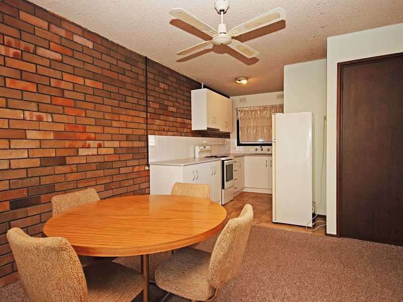 2/76 Fay Avenue, Kooringal NSW 2650