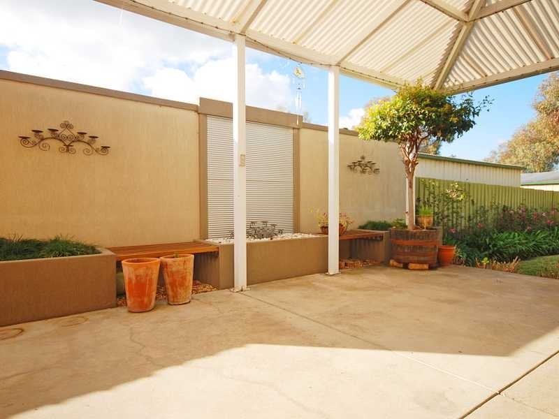 7 King Street, Lake Albert NSW 2650