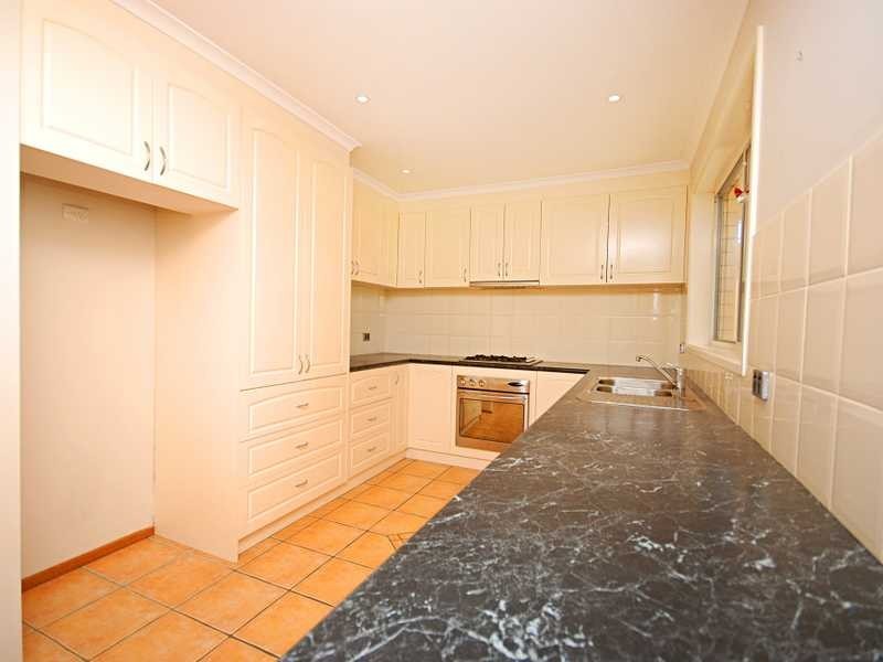 7 King Street, Lake Albert NSW 2650