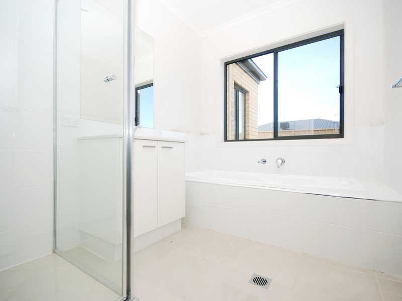 62 Messenger Avenue, Boorooma NSW 2650