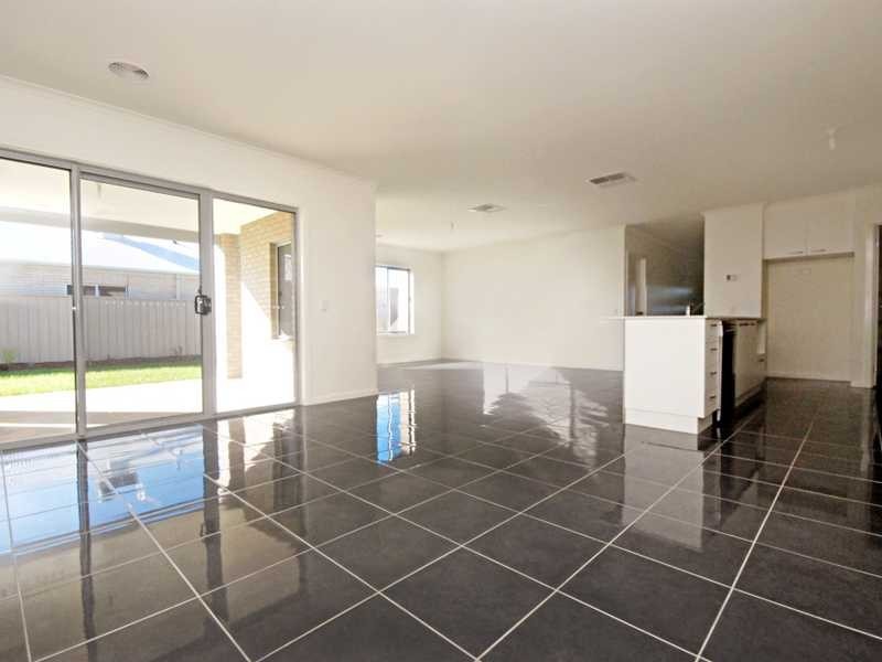 73 Messenger Avenue, Boorooma NSW 2650