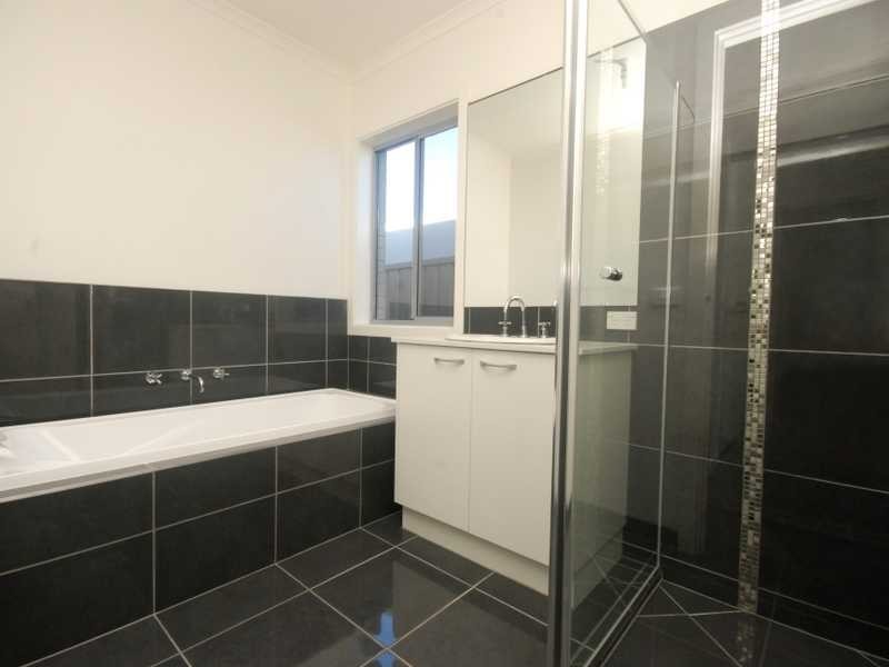 73 Messenger Avenue, Boorooma NSW 2650