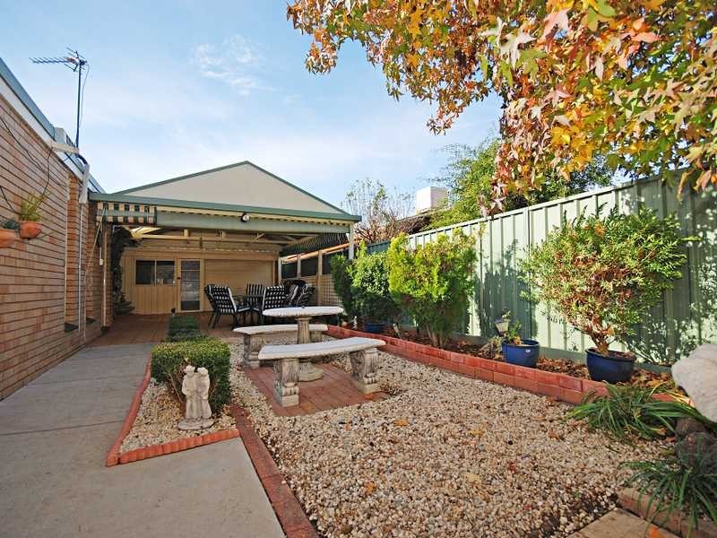 22 Oleander Crescent, Lake Albert NSW 2650
