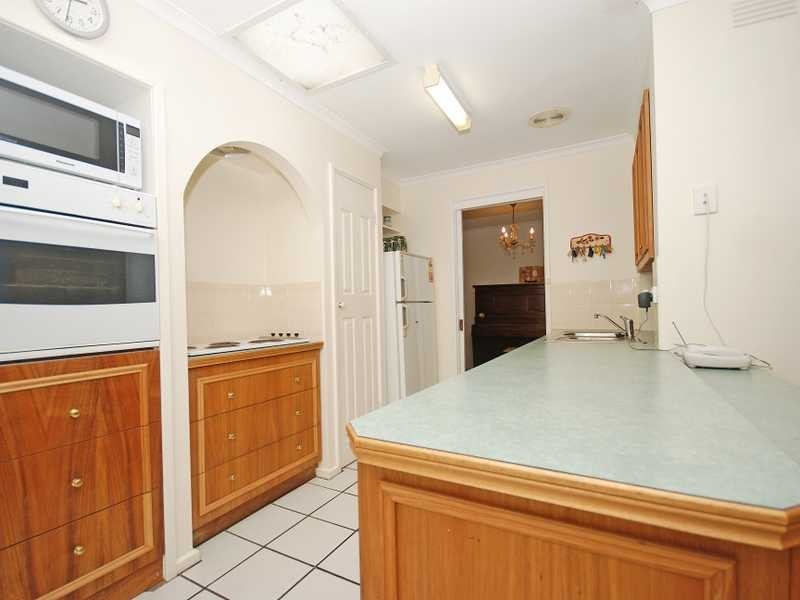 22 Oleander Crescent, Lake Albert NSW 2650