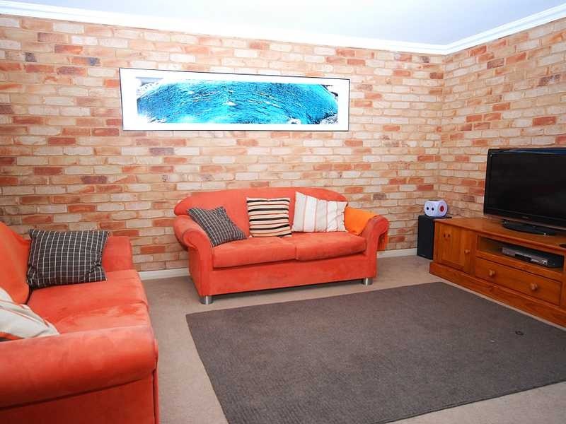 8 Headley Place, Kooringal NSW 2650