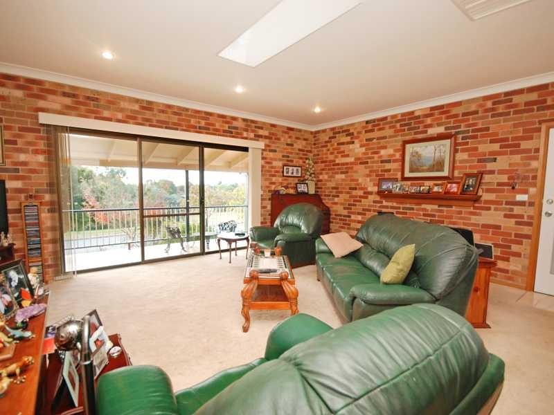 1 Lincoln Avenue, Tolland NSW 2650