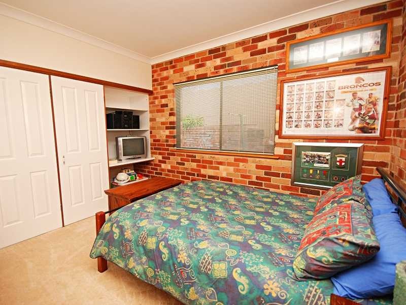 1 Lincoln Avenue, Tolland NSW 2650