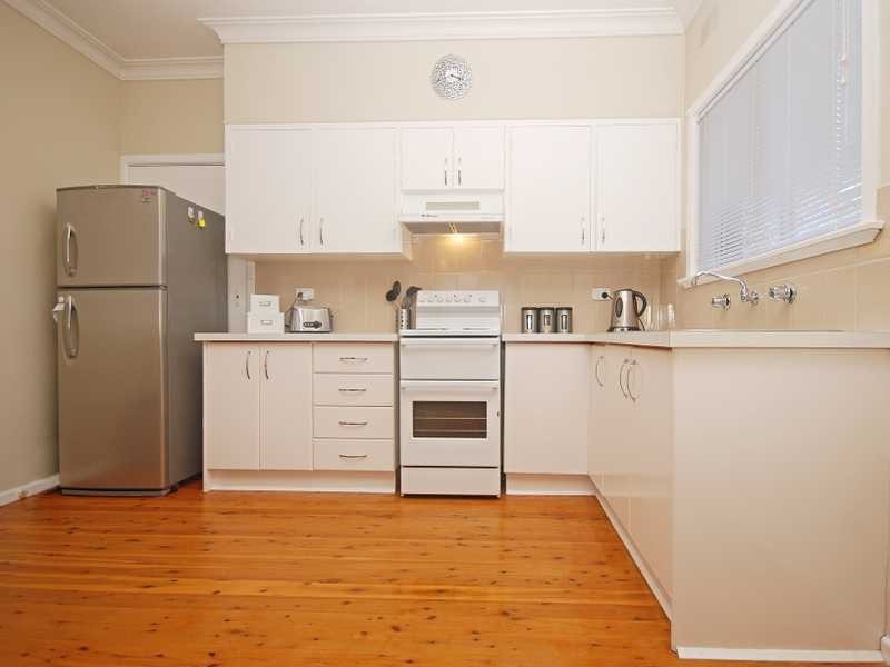 79 Meadow Street, Kooringal NSW 2650