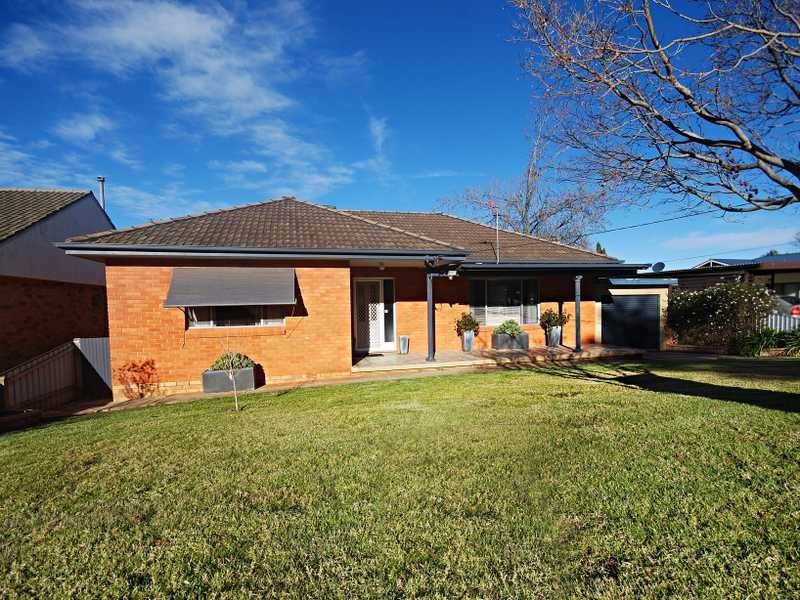 79 Meadow Street, Kooringal NSW 2650