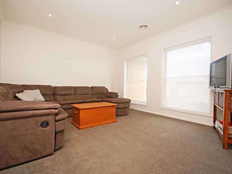 16 Birri Place, Glenfield Park NSW 2650