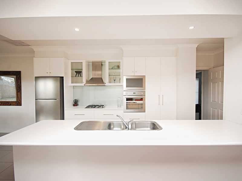 16 Birri Place, Glenfield Park NSW 2650