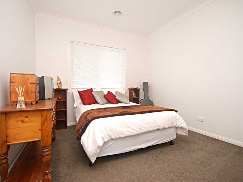 16 Birri Place, Glenfield Park NSW 2650