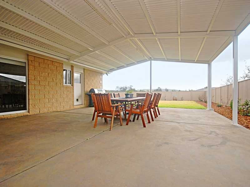 16 Birri Place, Glenfield Park NSW 2650