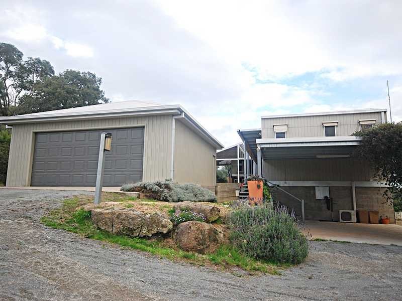 211 Brucedale Drive, Wagga Wagga NSW 2650