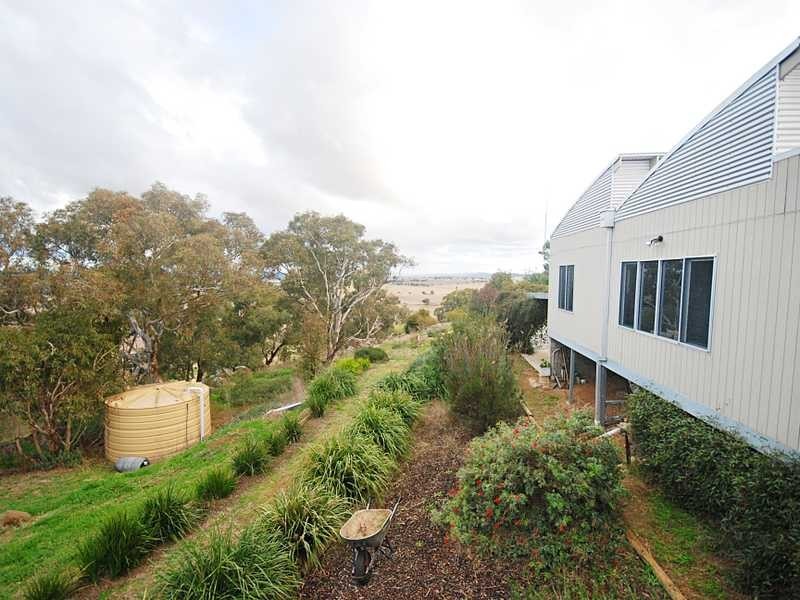 211 Brucedale Drive, Wagga Wagga NSW 2650