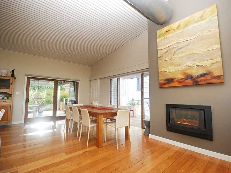 211 Brucedale Drive, Wagga Wagga NSW 2650