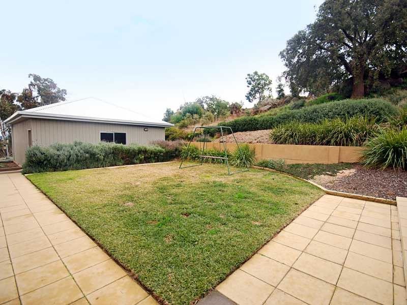 211 Brucedale Drive, Wagga Wagga NSW 2650