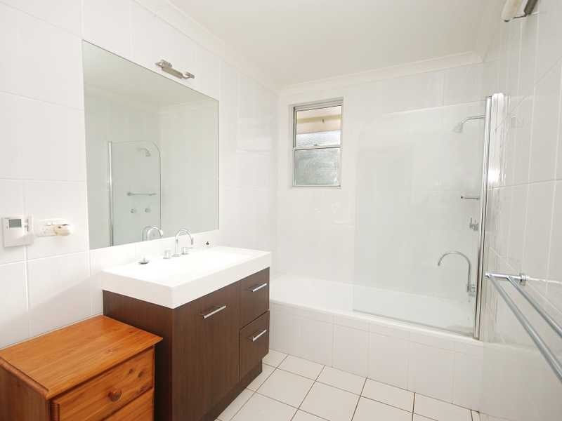 211 Brucedale Drive, Wagga Wagga NSW 2650