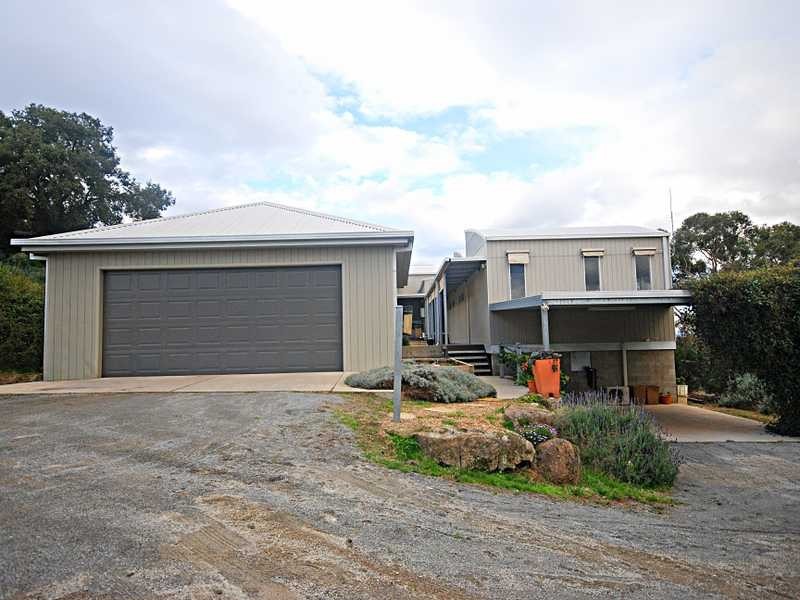 211 Brucedale Drive, Wagga Wagga NSW 2650
