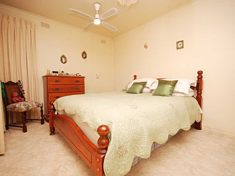 17 Menzies Avenue, Kooringal NSW 2650