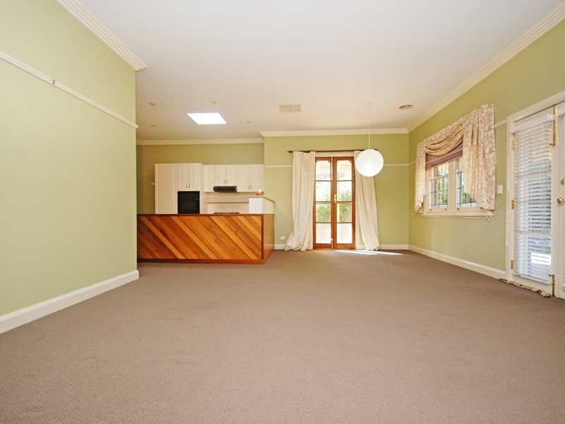21 Oates Avenue, Wagga Wagga NSW 2650