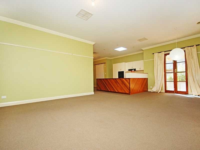 21 Oates Avenue, Wagga Wagga NSW 2650
