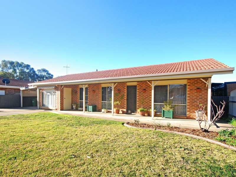 18 Gunyah Place, Glenfield Park NSW 2650