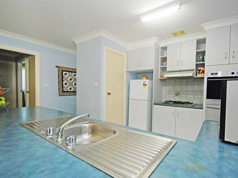 18 Gunyah Place, Glenfield Park NSW 2650